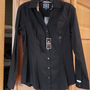 Express the essential shirt size M.